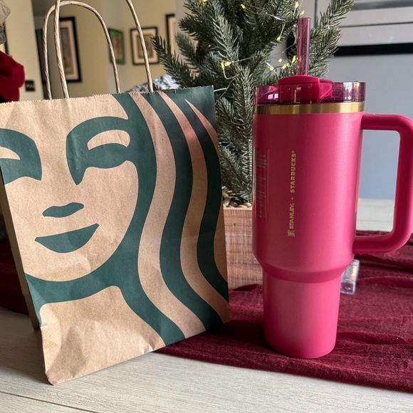 Yesss the SOLD OUT Berry Glitter 2024 Starbucks Stanley 40 oz Tumbler - Picture 1 of 10